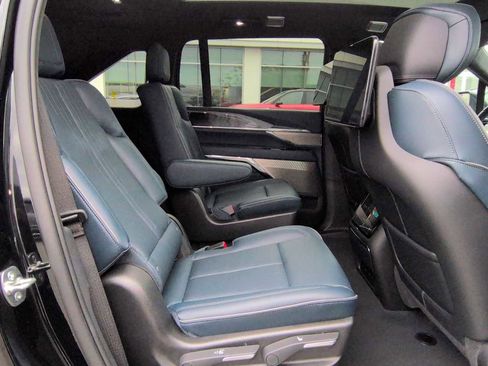 New 2025 Cadillac Escalade IQ Sport 2 image 25