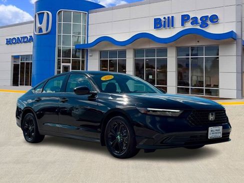 Certified 2025 Honda Accord SE image 1