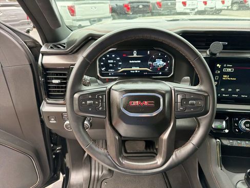 Used 2024 GMC Sierra 1500 AT4 w/ Technology Package AWD/4WD image 18