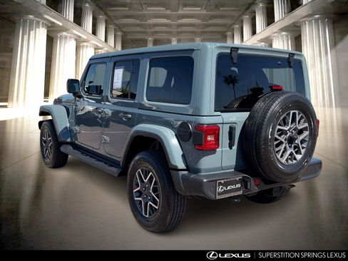 Used 2024 Jeep Wrangler Sahara w/ Technology Group image 7