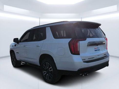 Used 2024 GMC Yukon AT4 w/ Technology Package AWD/4WD image 5