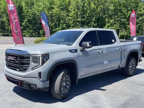 Used 2024 GMC Sierra 1500 AT4 w/ Technology Package AWD/4WD image 7