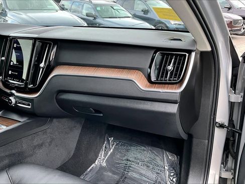 Certified 2023 Volvo XC60 B5 Plus w/ Climate Package image 18