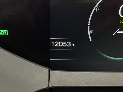 Used 2025 Toyota Prius LE image 17