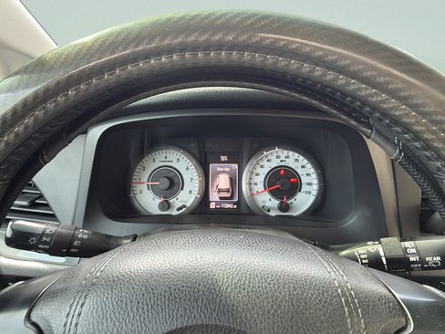Used 2017 Toyota Sienna SE Premium FWD image 13
