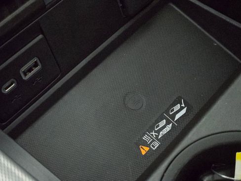 Used 2021 GMC Yukon Denali w/ Denali Premium Package image 14