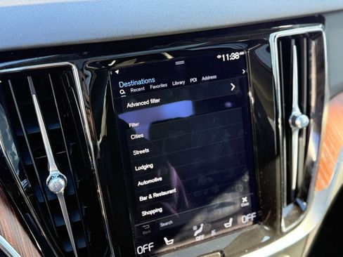 Used 2022 Volvo S60 B5 Momentum image 25