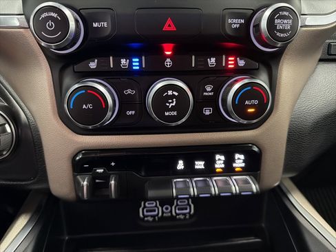 Used 2020 RAM 1500 Laramie image 16