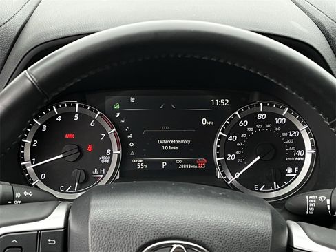 Used 2024 Toyota Highlander LE image 13