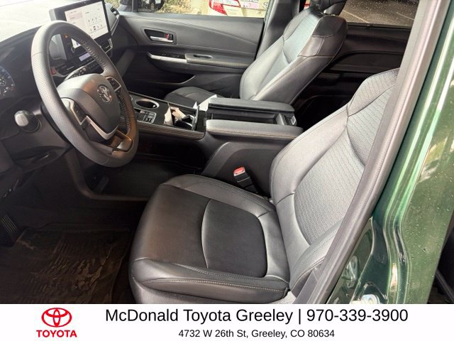 Used 2025 Toyota Sienna XLE Woodland Edition AWD/4WD image 9