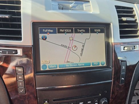 Used 2011 Cadillac Escalade 2WD image 19