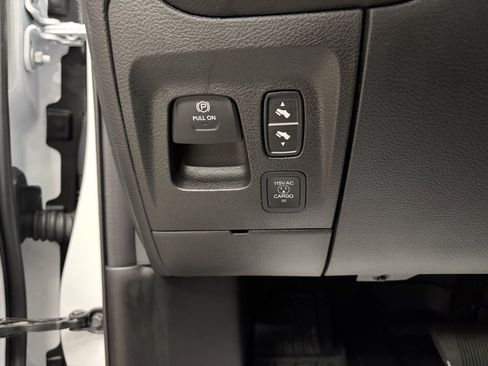 Used 2025 RAM 1500 Laramie w/ Night Edition image 21