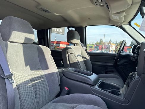 Used 2006 Chevrolet Silverado 1500 LT w/ Light Duty Power Package image 16