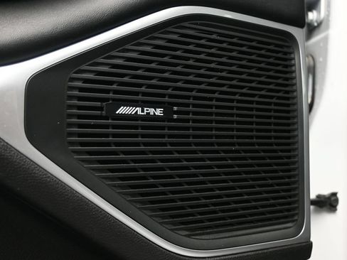 Used 2024 Jeep Wagoneer Series II w/ Flexible Seating Group RWD image 15