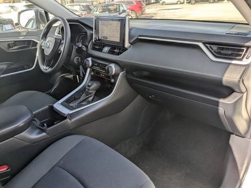 Used 2025 Toyota RAV4 LE FWD image 27