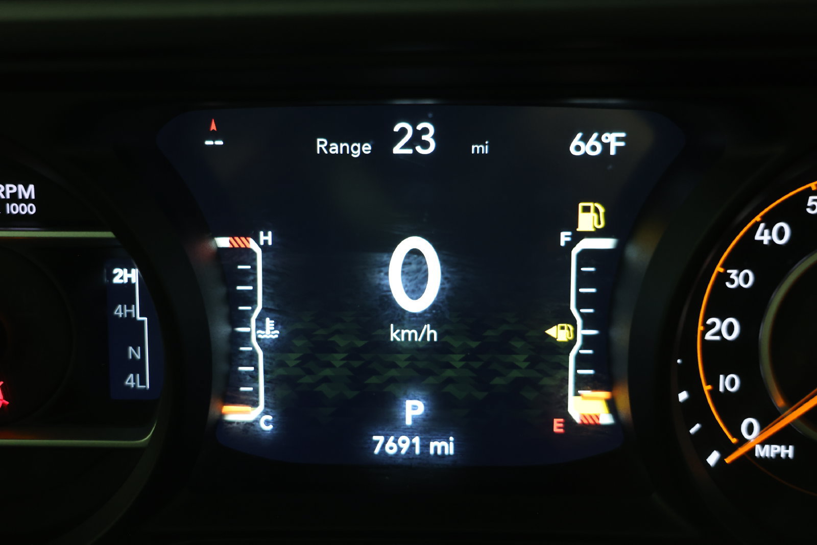 Used 2025 Jeep Gladiator Mojave w/ Convenience Group AWD/4WD image 11