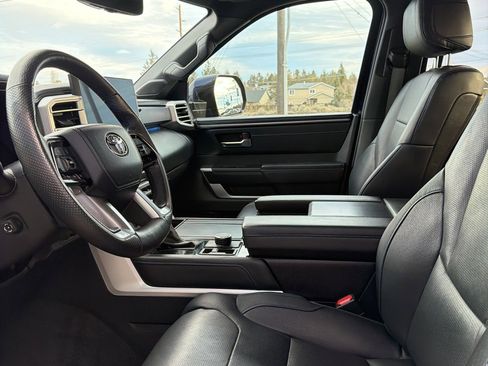 Used 2022 Toyota Tundra Platinum w/ Advanced Package image 11