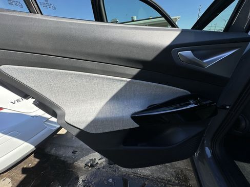 Used 2025 Volkswagen ID.4 Pro image 31