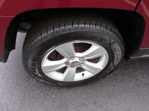 Used 2014 Jeep Patriot Latitude FWD image 42