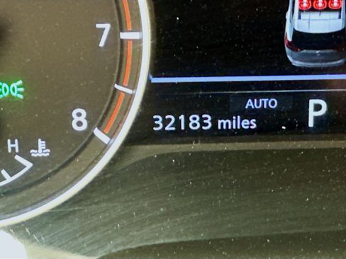 Used 2025 Nissan Rogue SV AWD/4WD image 19