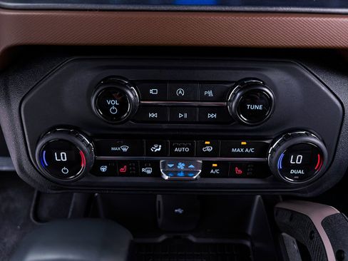 Used 2024 Ford Bronco Outer Banks image 25