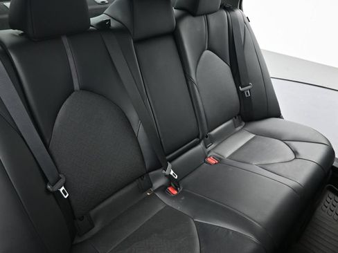 Used 2022 Toyota Camry XLE w/ Cold Weather Package FWD image 13