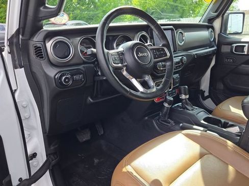 Used 2022 Jeep Wrangler Unlimited Rubicon w/ Dual Top Group AWD/4WD image 23