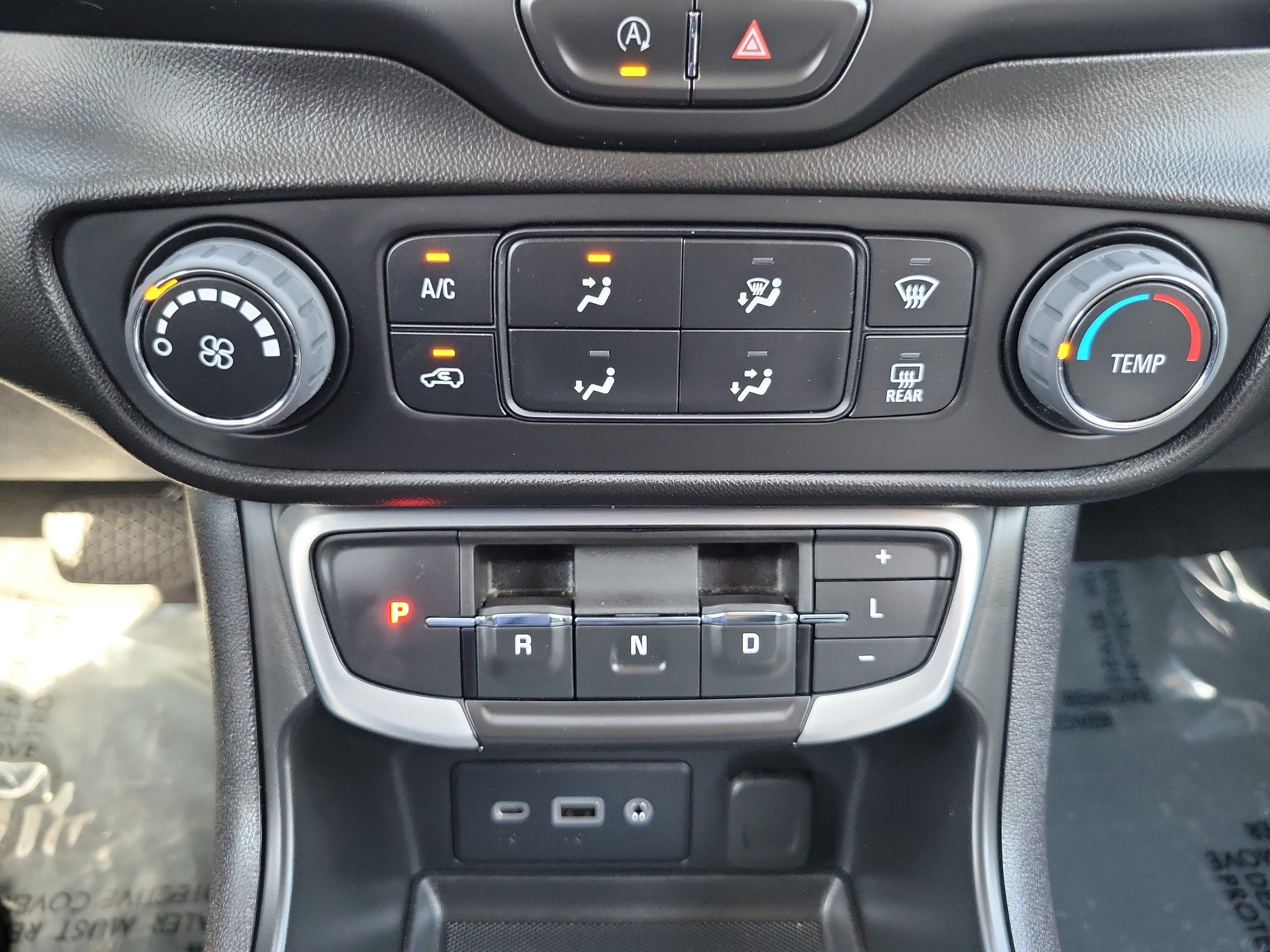 Used 2023 GMC Terrain SLE FWD image 21