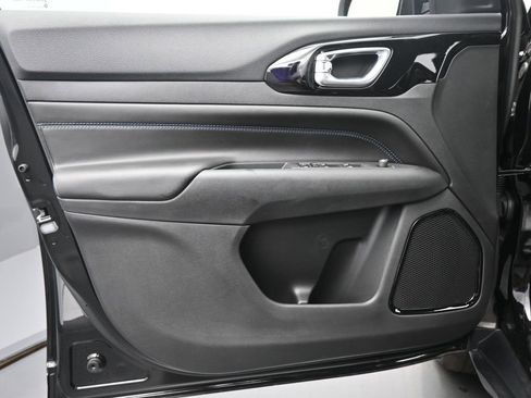 New 2026 Jeep Compass Limited image 12