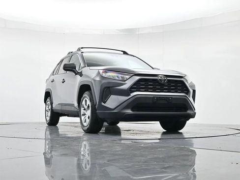 Used 2020 Toyota RAV4 LE image 34