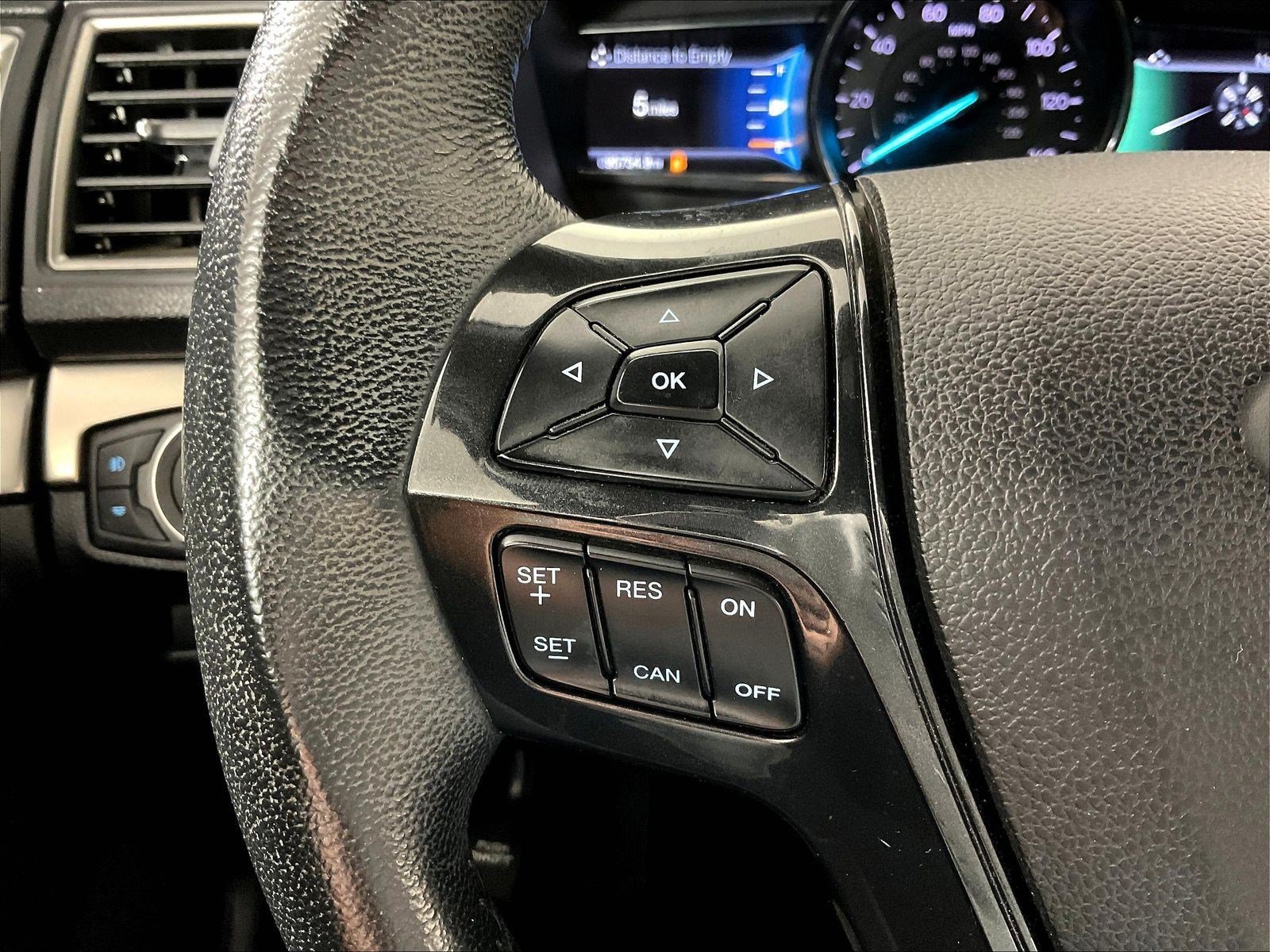 Used 2018 Ford Explorer XLT w/ Equipment Group 202A AWD/4WD image 11