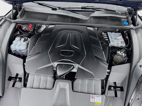 Used 2024 Porsche Cayenne Coupe image 31