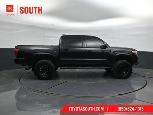 Used 2022 Toyota Tacoma SR AWD/4WD image 3