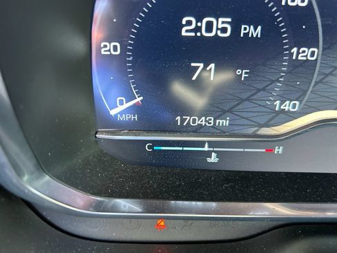 Used 2024 GMC Yukon SLT w/ SLT Luxury Package AWD/4WD image 16