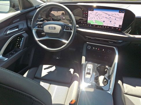 Certified 2025 Audi Q5 Premium w/ Premium Plus AWD/4WD image 15