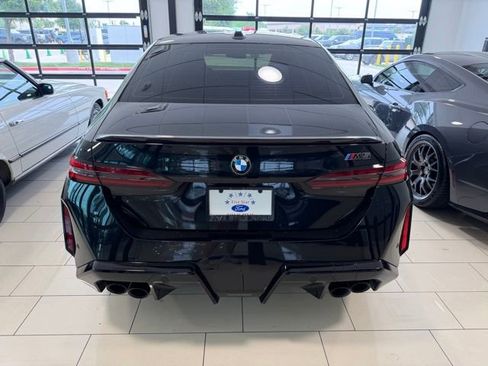 Used 2025 BMW M5 w/ Carbon Package image 5