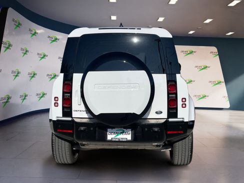 Used 2023 Land Rover Defender 110 X-Dynamic SE image 5