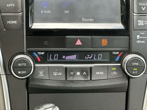 Used 2015 Toyota Camry XLE w/ Convenience Package FWD image 13