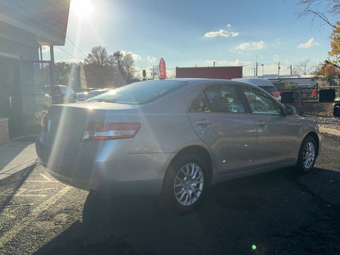 Used 2010 Toyota Camry LE image 6