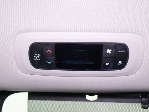 Used 2017 Chrysler Pacifica Touring-L Plus FWD image 20