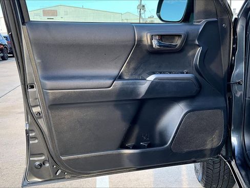 Used 2023 Toyota Tacoma TRD Off-Road image 22