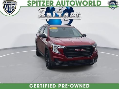 Used 2023 GMC Terrain SLE w/ Elevation Edition FWD image 3