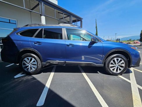 Used 2020 Subaru Outback Premium w/ Popular Package #1 AWD/4WD image 6