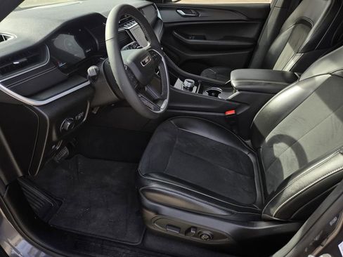 Used 2024 Jeep Grand Cherokee L Altitude image 22