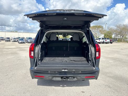 Used 2025 Ford Expedition Max Active image 28