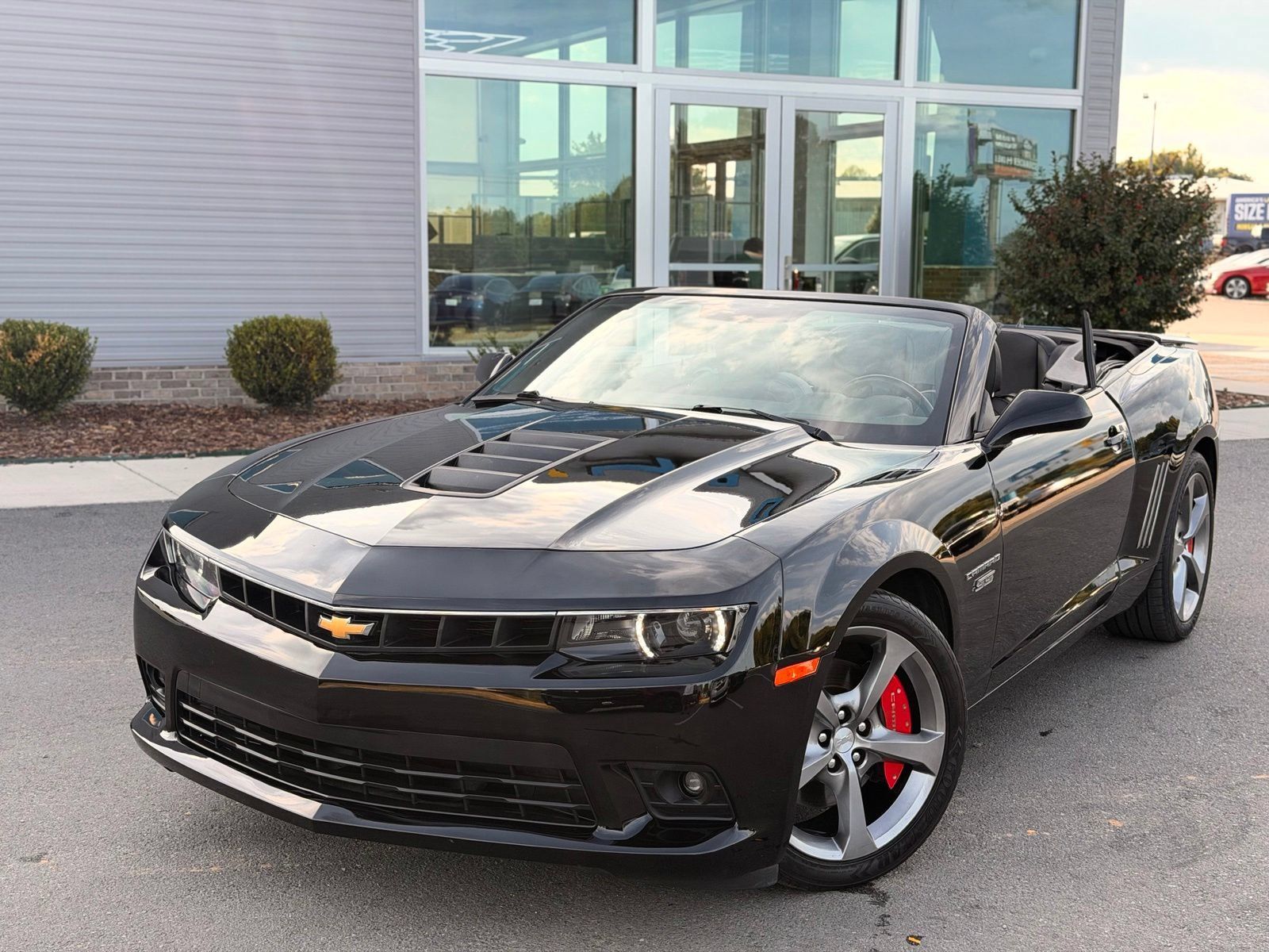 Used 2014 Chevrolet Camaro SS w/ RS Package RWD image 4