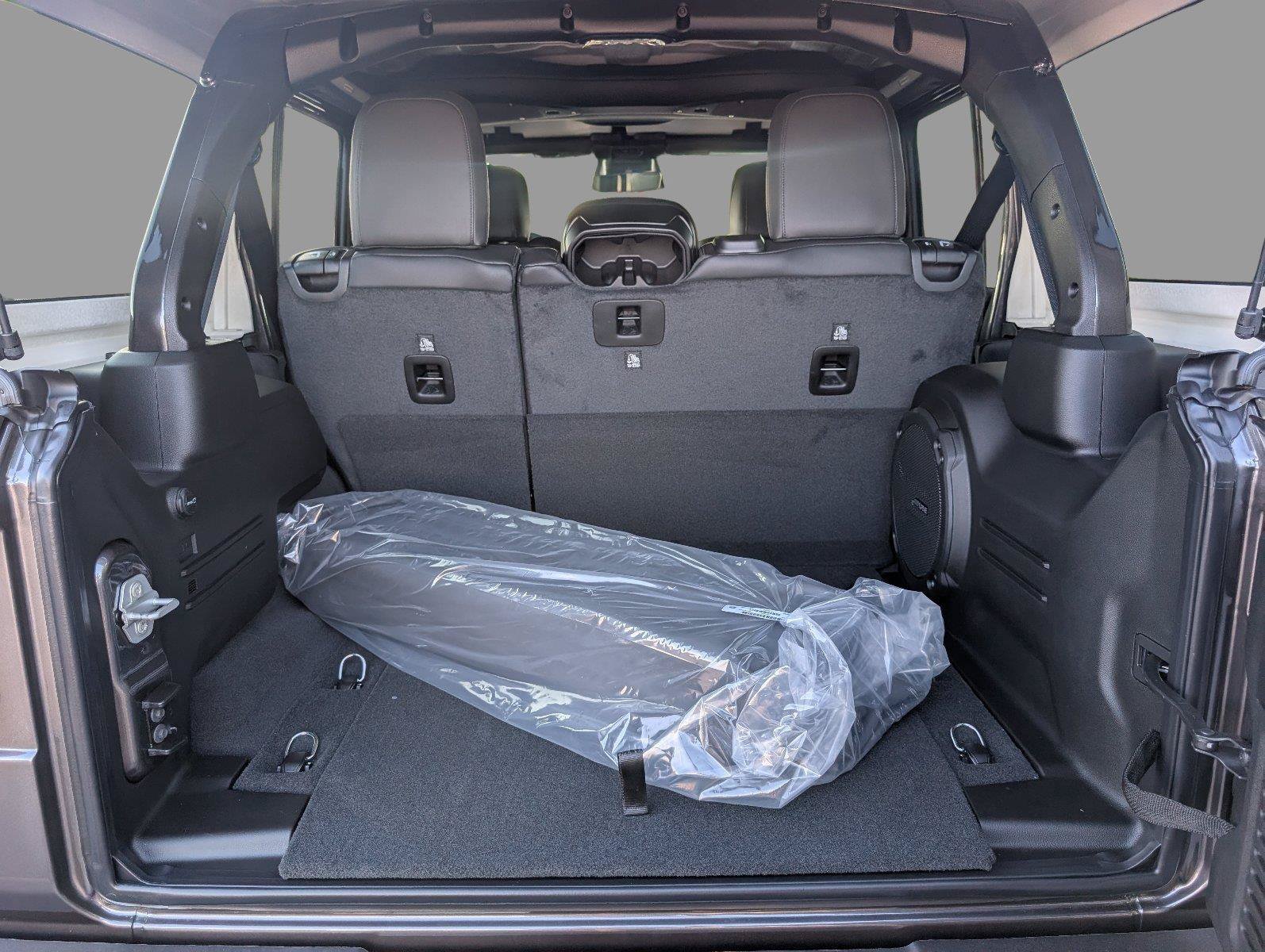 New 2027 Jeep Wrangler Unlimited Sahara AWD/4WD image 5