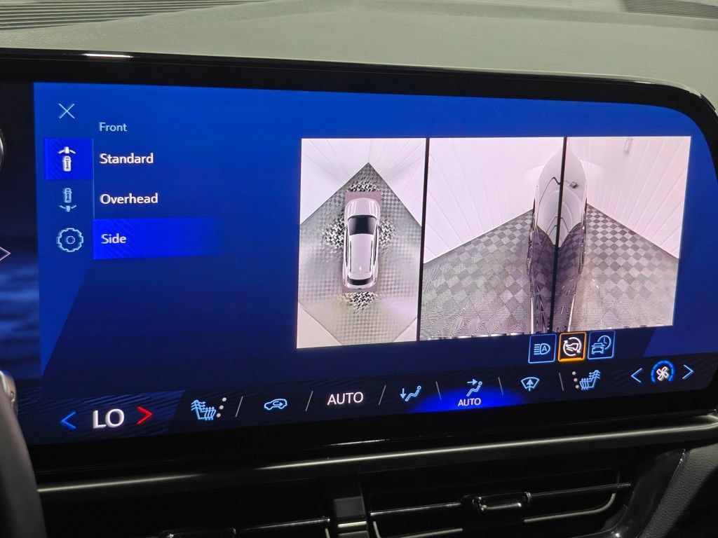 Used 2024 Chevrolet Equinox EV RS FWD image 55