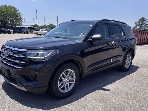 New 2026 Ford Explorer Active w/ Active Comfort Package RWD image 6