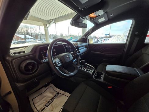 Used 2023 Chevrolet Colorado Trail Boss w/ Technology Package image 11